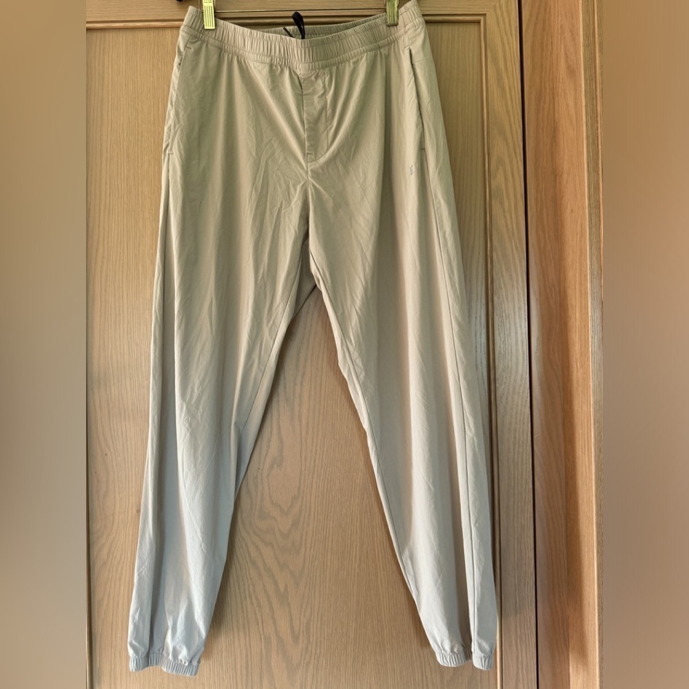 Everlane Performance Wear Jogger Legging Elastic Waist and Ankle / medium
